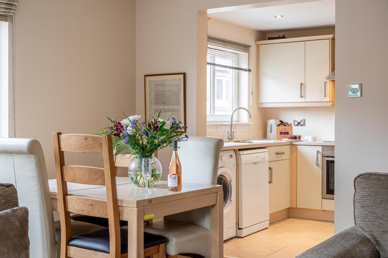 Appartamento 4 Crambeck Court York Esterno foto